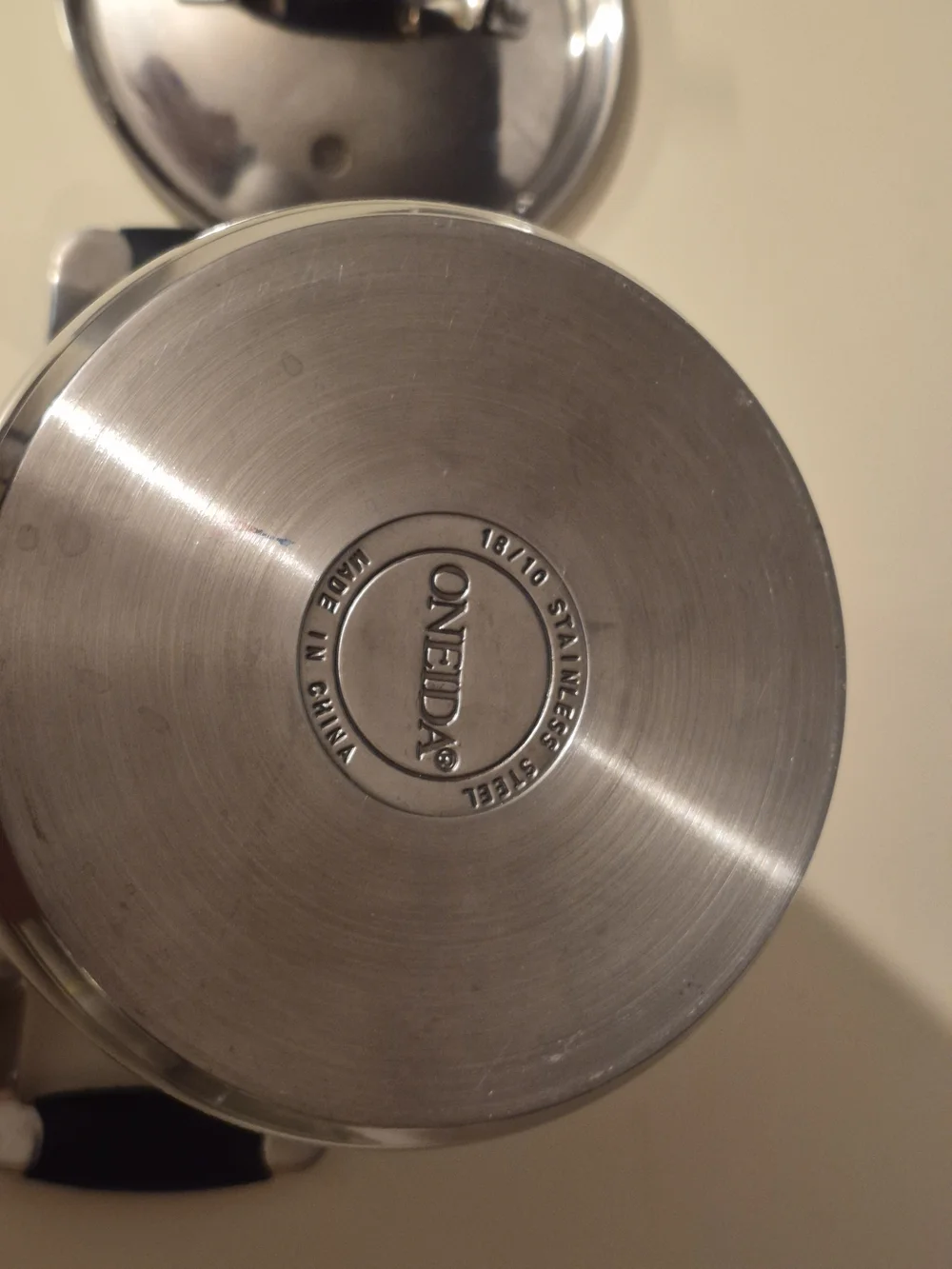 Oneida Stainless Steel Stock Pot with Black Handles and Lid 9.5 Tall
